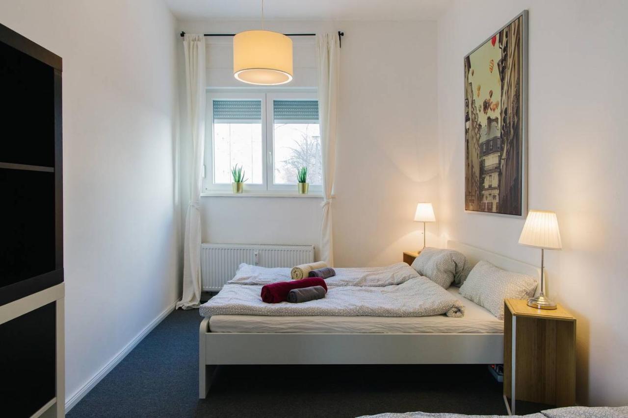 Apartment With 3 Bedroom +1.5 Bthrm +A/C In Prenzlauer Berg Berlijn Buitenkant foto