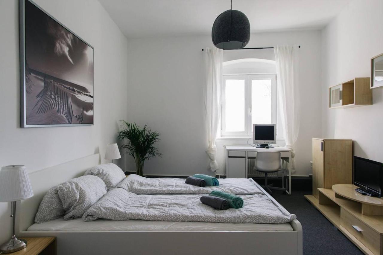 Apartment With 3 Bedroom +1.5 Bthrm +A/C In Prenzlauer Berg Berlijn Buitenkant foto
