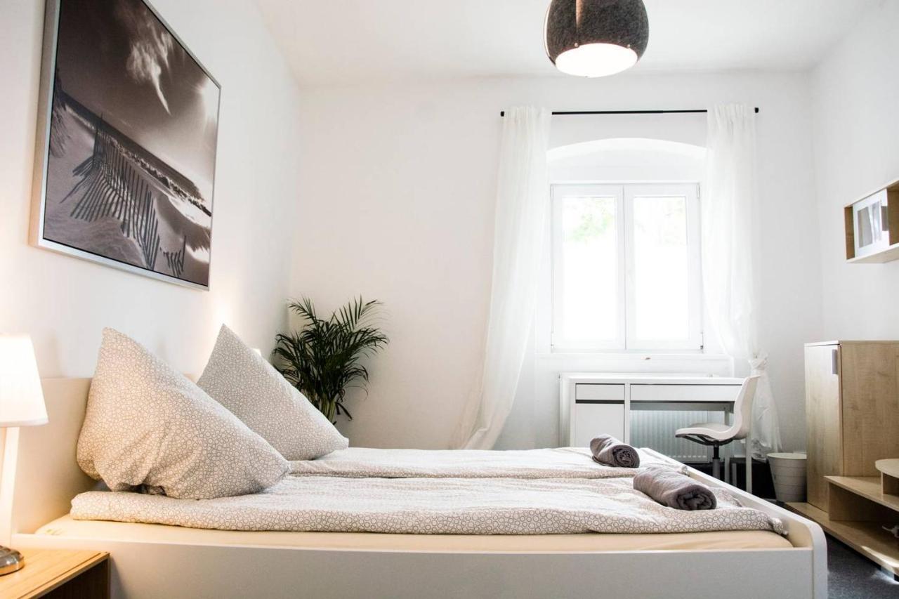 Apartment With 3 Bedroom +1.5 Bthrm +A/C In Prenzlauer Berg Berlijn Buitenkant foto